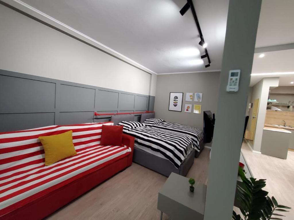 Helga'S Deluxe 3 Apartment Τίρανα Εξωτερικό φωτογραφία